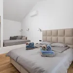 1 With Pool Soline, Krk, 280 M From Beach, By 4villas 빌라